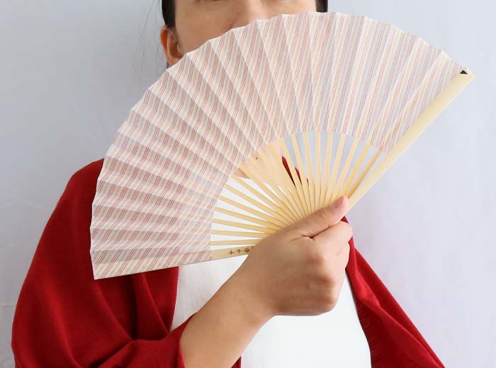 小千谷縮扇子の使用イメージ